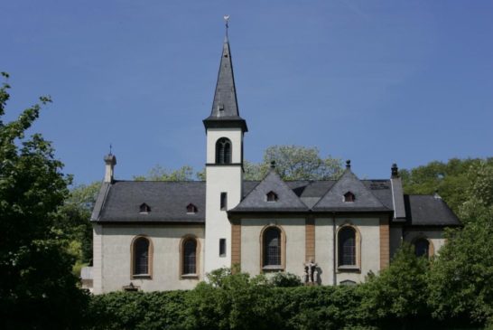 Ortsbeirat April 2026: Zwei neue Sitzbänke für den Laubenheimer Friedhof