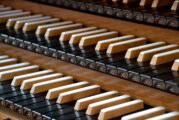 Orgel-Feuerwerk mit 4 Händen und 4 Füßen