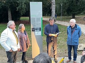 Stele im Laubenheimer Park