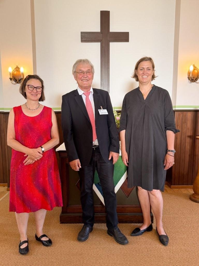 Pfarrerin Karin Meier, Friedhelm Kärcher und Pröpstin Henriette Crüwell
