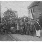 Oppenheimer Straße; Umzug Kohlmeis’cher vor ehemaliger Gärtnerei Steinhauer um 1935; </br> Bildgeber Brigitte Winkler