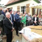 Sprecher der Brunneninitiative Ulrich Frings stellt die Brunneninitiative vor und bedankt sich bei den beteiligten Firmen